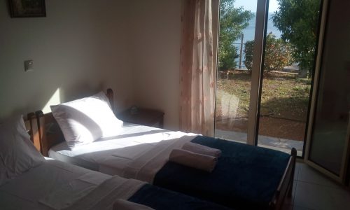 picture beach house mari second bedroom