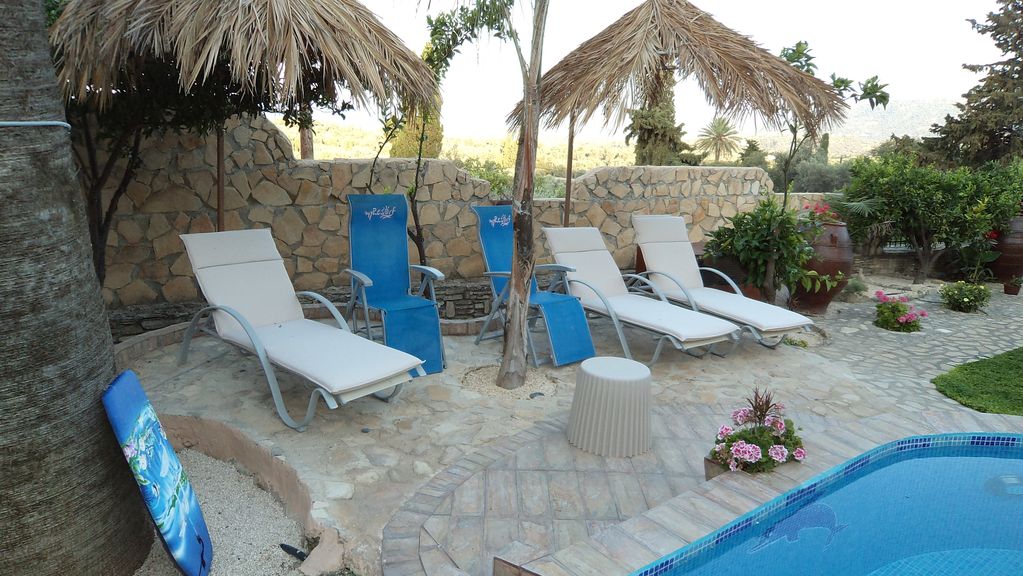 picture villa petra sun beds