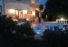 picture villa rita night view